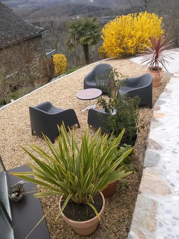 Les Hotes Du Lac Bed & Breakfast Mandailles 0*, Mandailles (Aveyron) Fransa